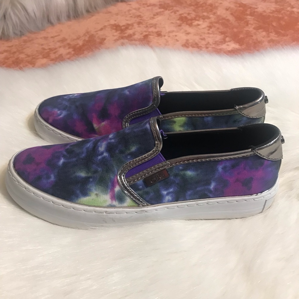 GBG by Guess ⚜️ Los Angeles Women’s Gollys Tie Dye Slip-On Sneakers